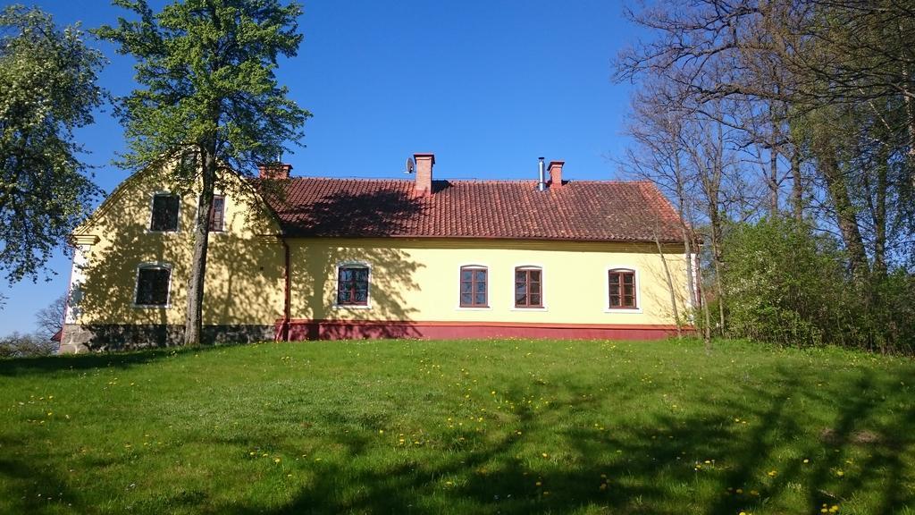 Dworek * Szarki